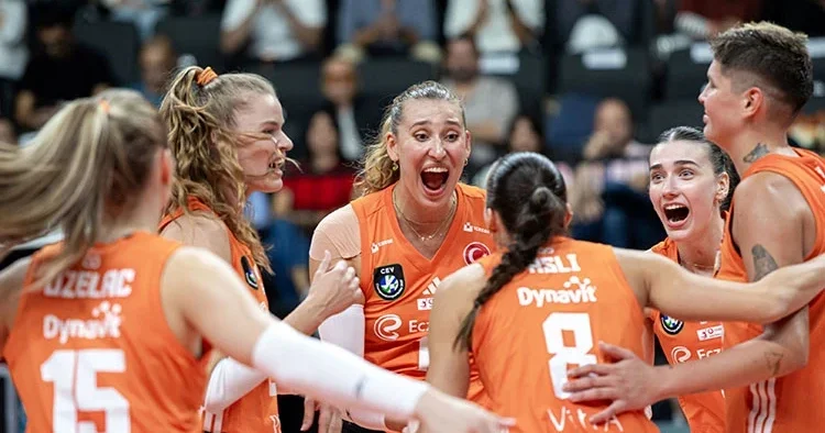 Eczacıbaşı evinde galip!