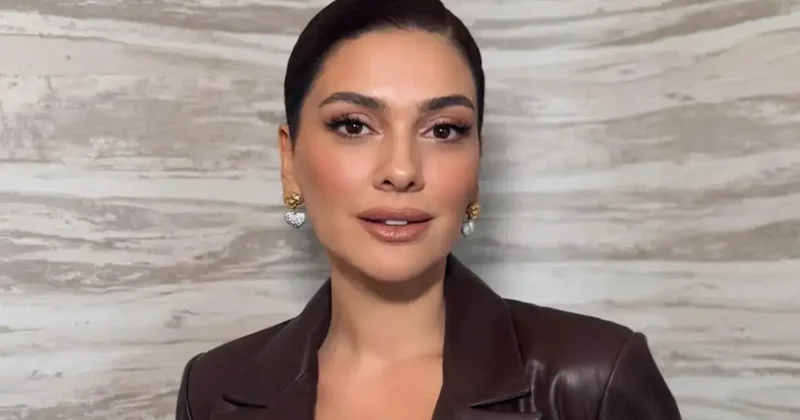 Bergüzar Korel’den makyajsız ve pijamalı paylaşım! Ev hali dikkat çekti
