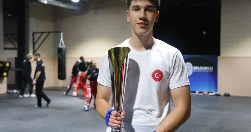 Kilo vermek için başladığı kick boksta dünya şampiyonu oldu