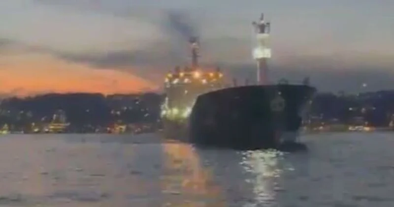İstanbul Boğazı nda gemi arızası! Trafik çift yönlü durduruldu