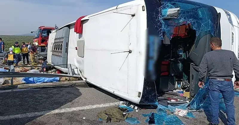 Manisa da tur otobüsü devrildi; 11 ölü