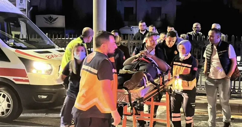 Gece saatlerinde 3 araçlık zincirleme kaza: 4 yaralı