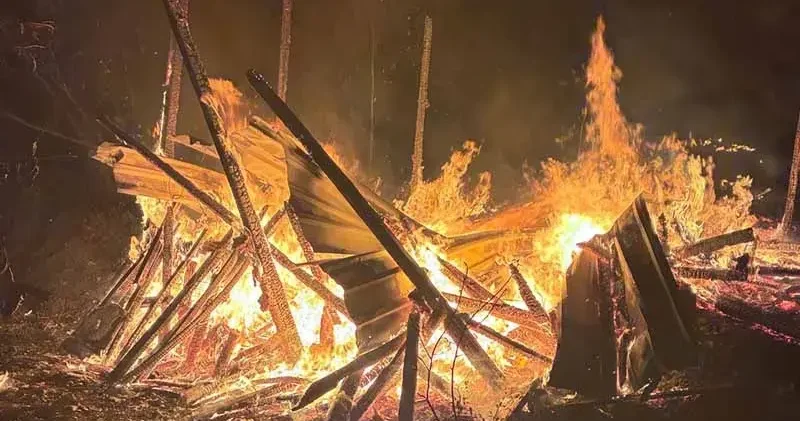 Bursa da barakada çıkan yangın kısa sürede söndürüldü