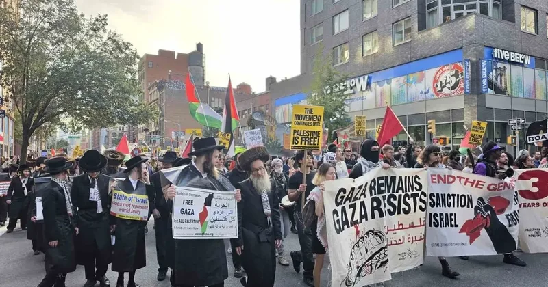 New York’ta binlerce kişi Gazze için yürüdü