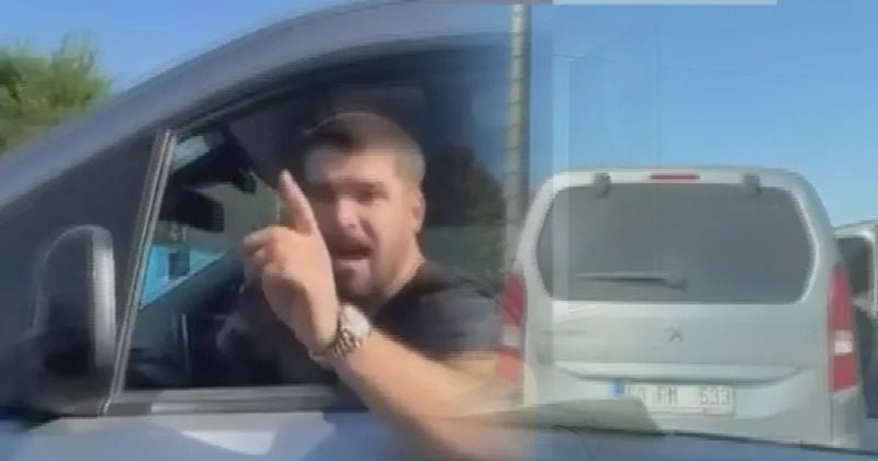 Bakırköy de korna terörü! Kadın sürücünün önünü kesip hakaret etti
