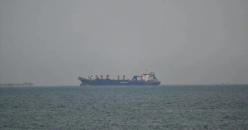 Hürmüz Boğazı nda ilerleyen tanker mayına çarptı