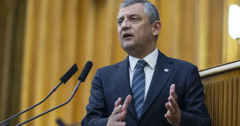 CHP den Özgür Özel e Cemil Tugay tepkisi: Çıkıp özür dileyin!