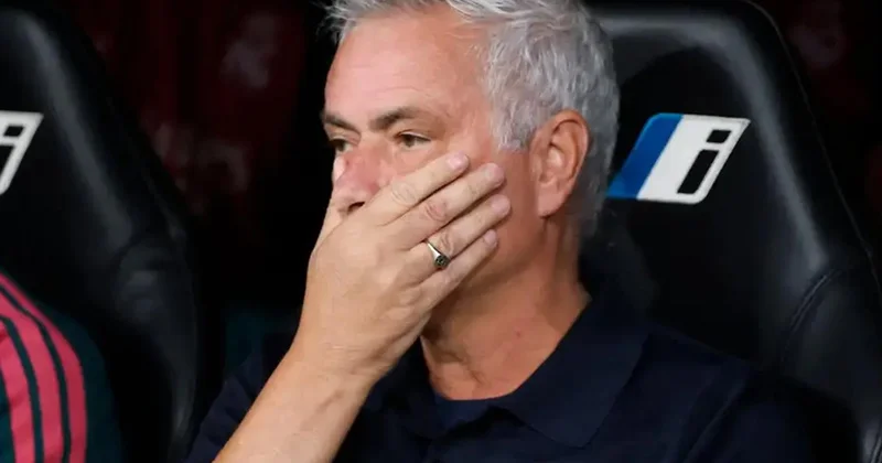 Mourinho yine yaptı yapacağını! Maç sonunda basın toplantısına çıkmadı