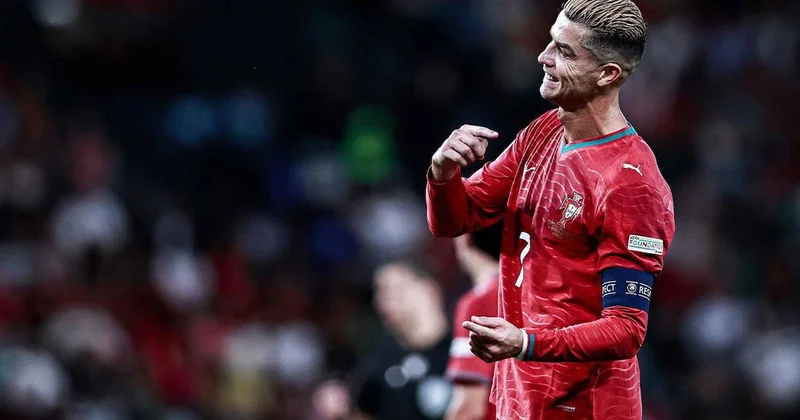 Cristiano Ronaldo devre arasında Türkiye ye: Ünlü yorumcu canlı yayında bombayı patlattı Sözcü Gazetesi
