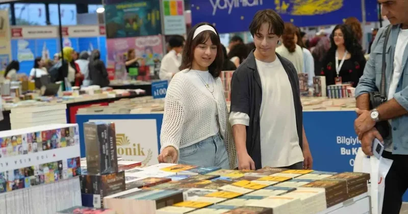 9 aylıkken geldikleri kitap fuarının 14 yıllık müdavimi oldular