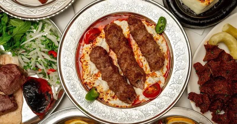 Baklavadan kebaba, beyrandan katmere: 12 ünlü şeften lezzet çıkarması