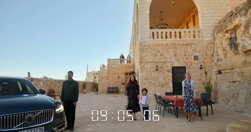 Uzak Şehir’den Atatürk’e saygı duruşu