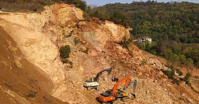 75 yaşındaki işçi 6 gündür enkaz altında Ordu daki taş ocağı göçüğünde enkaz altında kalan işçi için arama çalışmaları yeniden başlayacak Ordu Haberleri