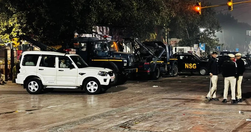 Hindistan da araç patladı: En az 8 ölü