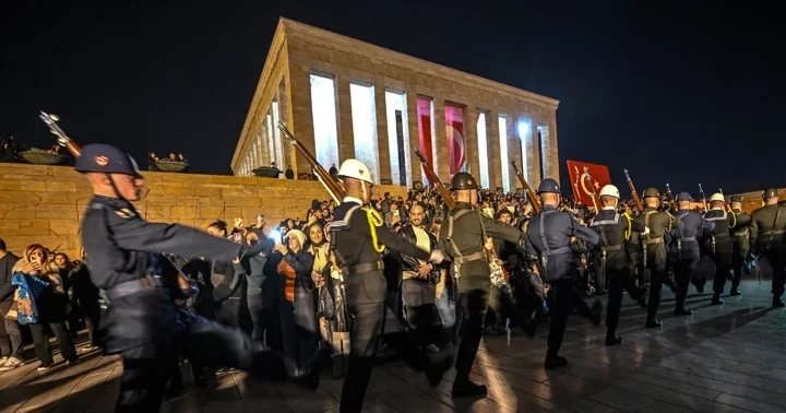 MSB açıkladı... 10 Kasım da Anıtkabir e rekor ziyaretçi: 1 milyon 219 bin 148 kişi ziyaret etti