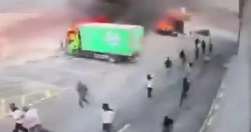 İşgalci İsrailliler, Batı Şeria da 2 Filistinliyi yaraladı, evleri ve araçları ateşe verdi