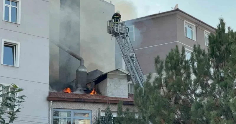 Ereğli’de iş hanının çatısında yangın paniği