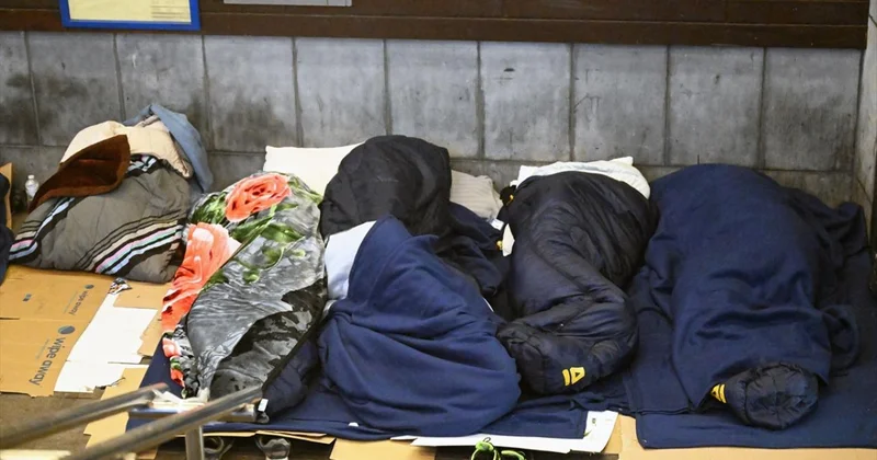 İngiltere’de evsizlik krizi keskin şekilde arttı: Yerel yönetimler mücadele edemiyor