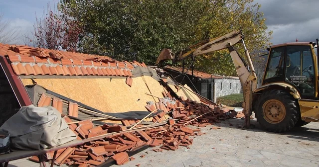 Dünyaca ünlü Karabağlar Yaylası ndaki 4 kaçak yapının yıkımına başlandı Muğla Haberleri