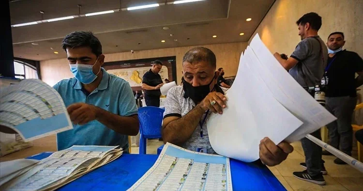Irak, yeni hükümeti belirlemek için sandık başında: Oy verme işlemi başladı