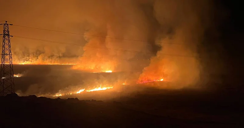 Nehil Sazlığı nda yangın... Yerleşim yerlerine sıçrama riski var!