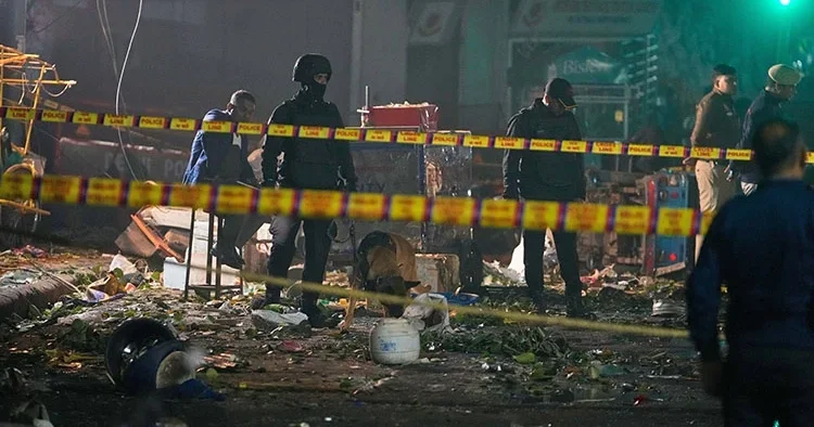 Hindistan da terör alarmı: Görgü tanıkları dehşet anını anlattı