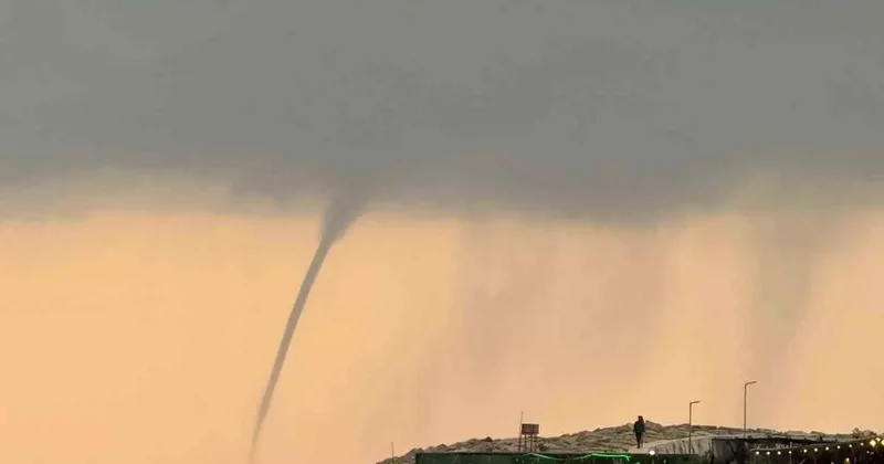Akdeniz’de oluşan hortum kameraya yansıdı
