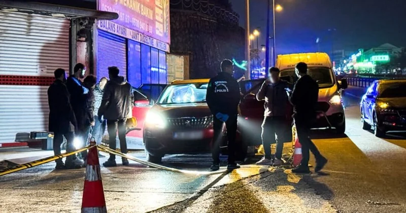 Büyükçekmece de otomobilde silahlı kavga: 2 ölü, 1 yaralı Son dakika haberleri
