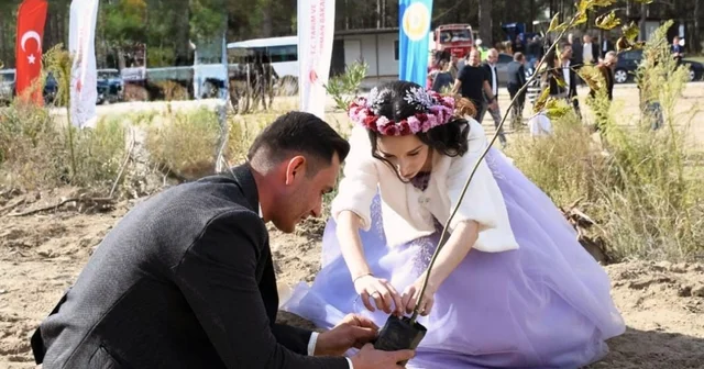Kavaklıdere de 11.11 Saat 11.11 de: 11 Çift, Ailem Bir Fidan diyerek geleceğe nefes oldu Muğla Haberleri