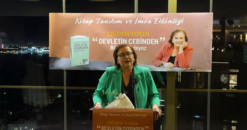Çiğdem Toker, Devletin Cebinden Büyük Simbiyoz kitabının imza etkinliğine okurlarıyla buluştu: Yap işlet devret projelerinin sır niteliği olamaz, çünkü devletin ticarî sırrı olamaz