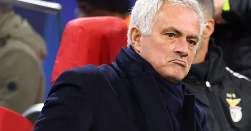 Mourinho yine gündem oldu! Bu kez gazetecilerle tartıştı