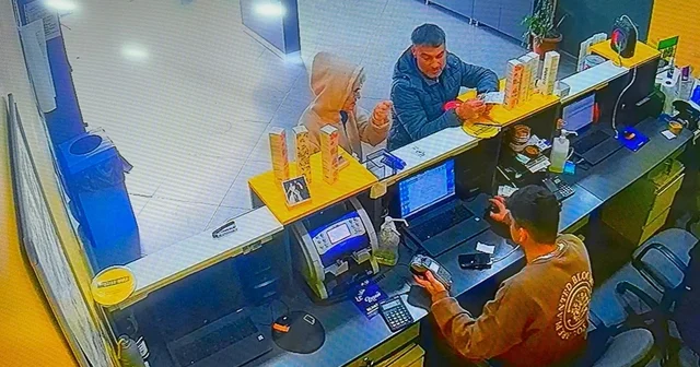 SMA hastası çocuğa yardım için konulan kumbarayı çaldı; o anlar kamerada Sakarya Haberleri