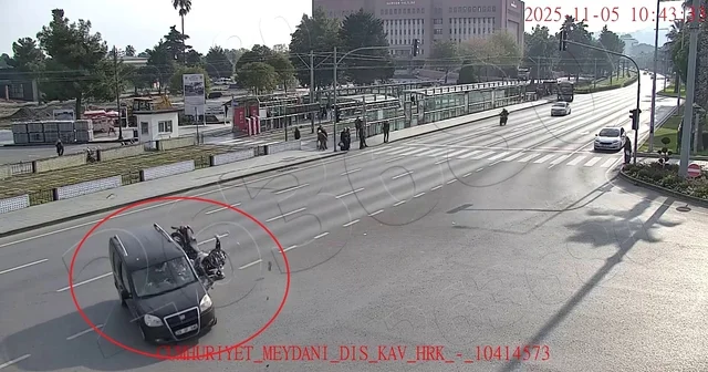 Samsun da kazalar kameralarda Motosiklet kazaları alarm veriyor Beton mikseri çarptığı otomobili fark etmeyerek metrelerce sürükledi Samsun Haberleri