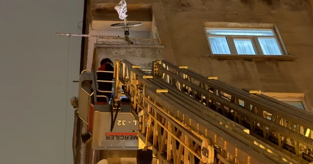 İtfaiye eve merdiven uzatarak girdi, çocuğun uyuduğu ortaya çıktı Diyarbakır Haberleri