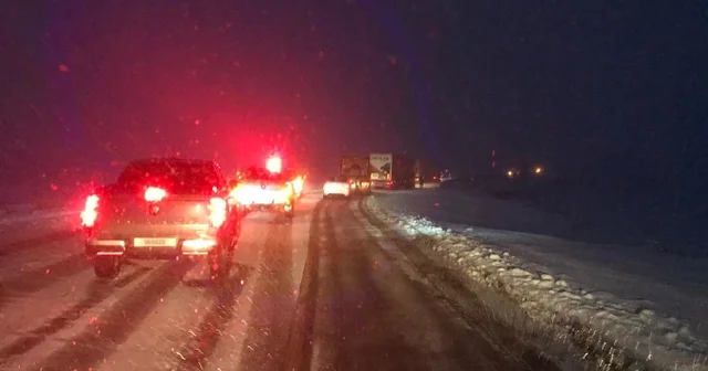 Ardahan da kar ve yoğun tipi ulaşımda aksamalara neden oldu Ardahan Haberleri