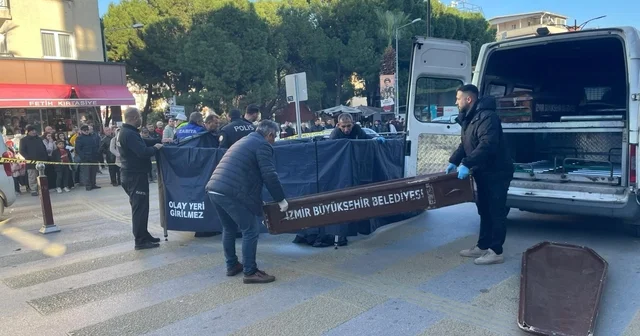 İzmir de belediyenin çöp kamyonu yaya geçidinde kadını ezdi İzmir Haberleri