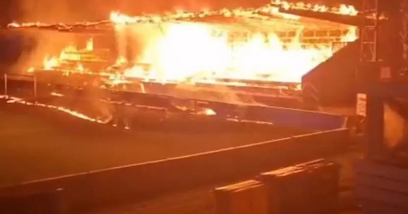 9 kez şampiyon olan takım küme düştü! 15 yaşındaki taraftarlar stadı cayır cayır yaktı!