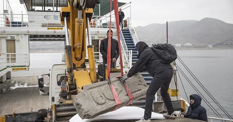 Tunceli de sular çekilince ortaya çıktı! 2 metre uzunluğunda, 1 metre genişliğinde Çok önemli bir operasyona imza attık