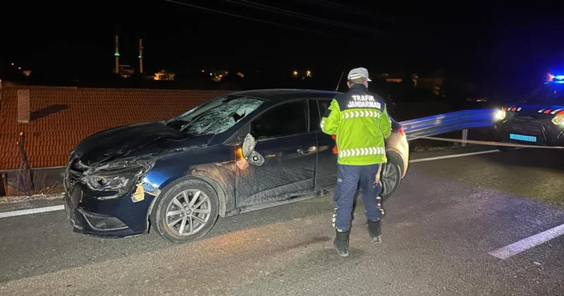 Uşak ta otomobil yayalara çarptı: 3 ölü