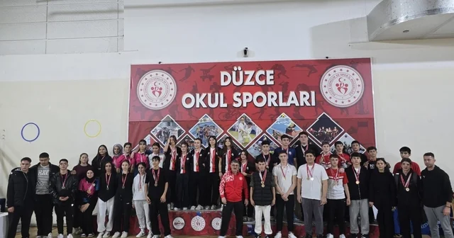 161 sporcu bilek güreşinde mücadele etti Düzce Haberleri