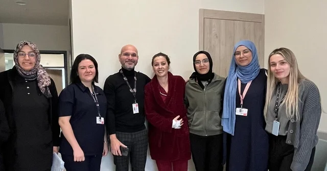 Kütahya Şehir Hastanesi nde dev yumurtalık kitleleri başarıyla çıkarıldı Kütahya Haberleri