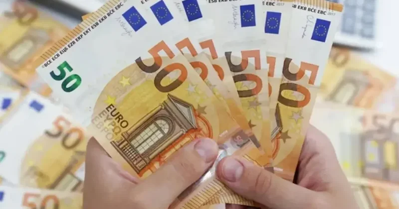 Merkez in kararı sonrası euro tarihte ilk kez 50 lirayı aştı