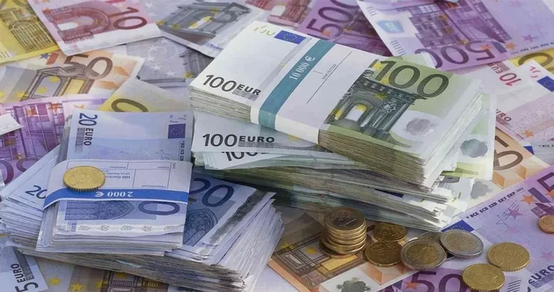 Euro 50 lirayı zorluyor!