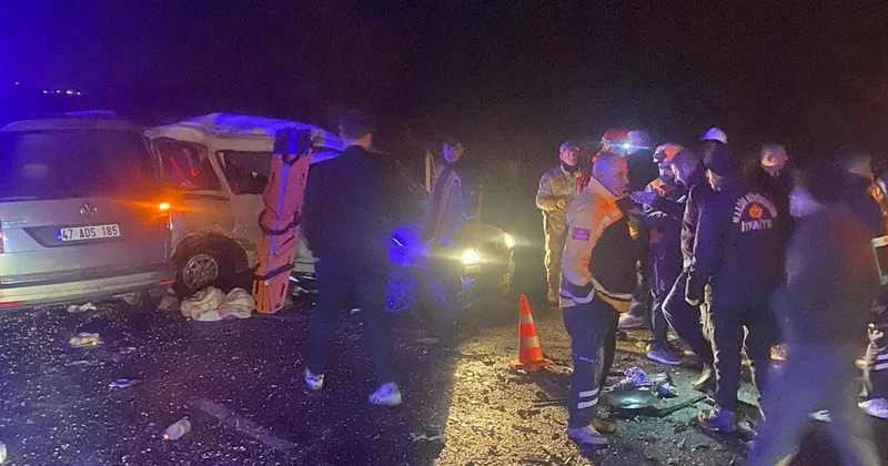 3 aracın birbirine girdiği kazada can pazarı: Çok sayıda ölü ve yaralı var Sözcü Gazetesi