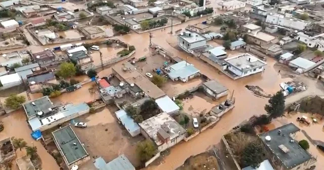 Sağanak nedeniyle su altında alan mahalle ve tarım arazileri havadan görüntülendi Mardin Haberleri
