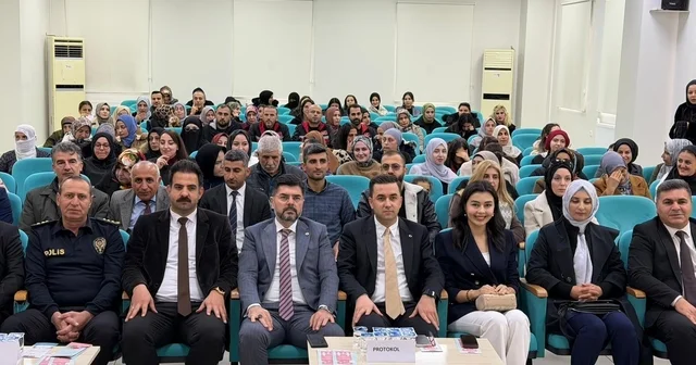 Midyat ta koruyucu aile hizmet modeli bilgilendirme toplantısı düzenlendi Mardin Haberleri