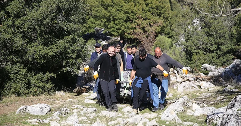 Muğlalı keçi çobanı dağda yürürken buldu: Apar topar giden yetkililer 7 saatte taşıdı Sözcü Gazetesi