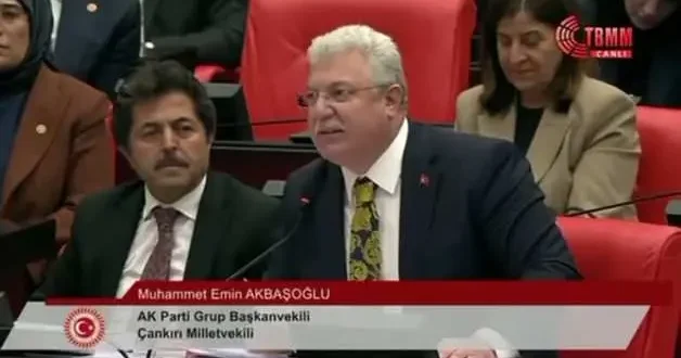AK Partili Akbaşoğlu ndan CHP ye sert tepki: Kudursanız da Cumhur İttifakı önümüzdeki seçimlerde tekrar iş başında olacak