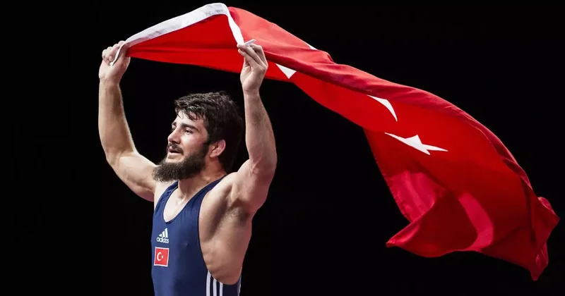 Olimpiyat madalyalı Türk güreşçi emekliye ayrıldı: Yeni görevi belli oldu