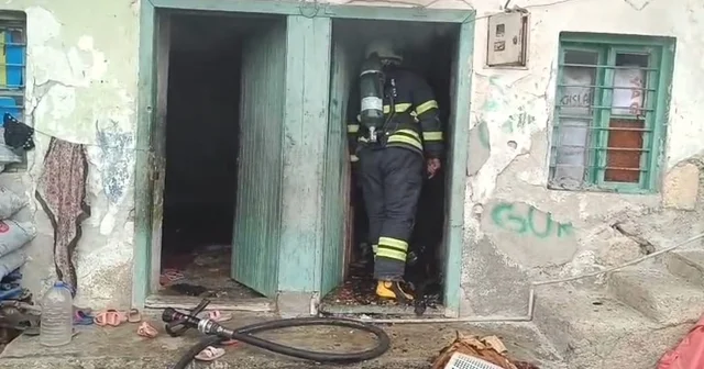 Ev yangını çevreye sıçramadan söndürüldü Adana Haberleri